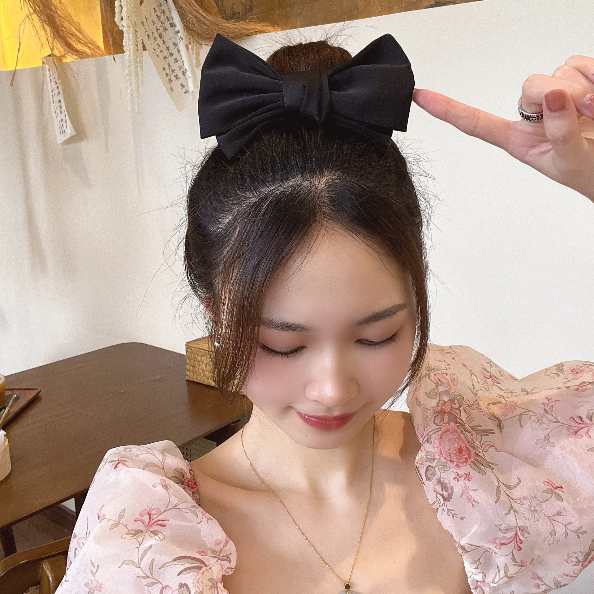 韩系同款缎面蝴蝶结大肠圈发圈高级感黑色头饰高弹力马尾头绳女详情10