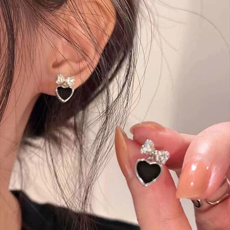 Instags-style pearl heart-shaped earrings for women, exquisite, niche, versatile and high-end stud earrings, 925 silver needle best-selling earrings wholesale pic 22