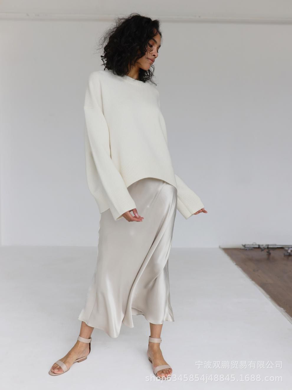 秋冬跨境俄罗斯爆款女装针织衫圆领纯色宽松毛衣欧美详情4