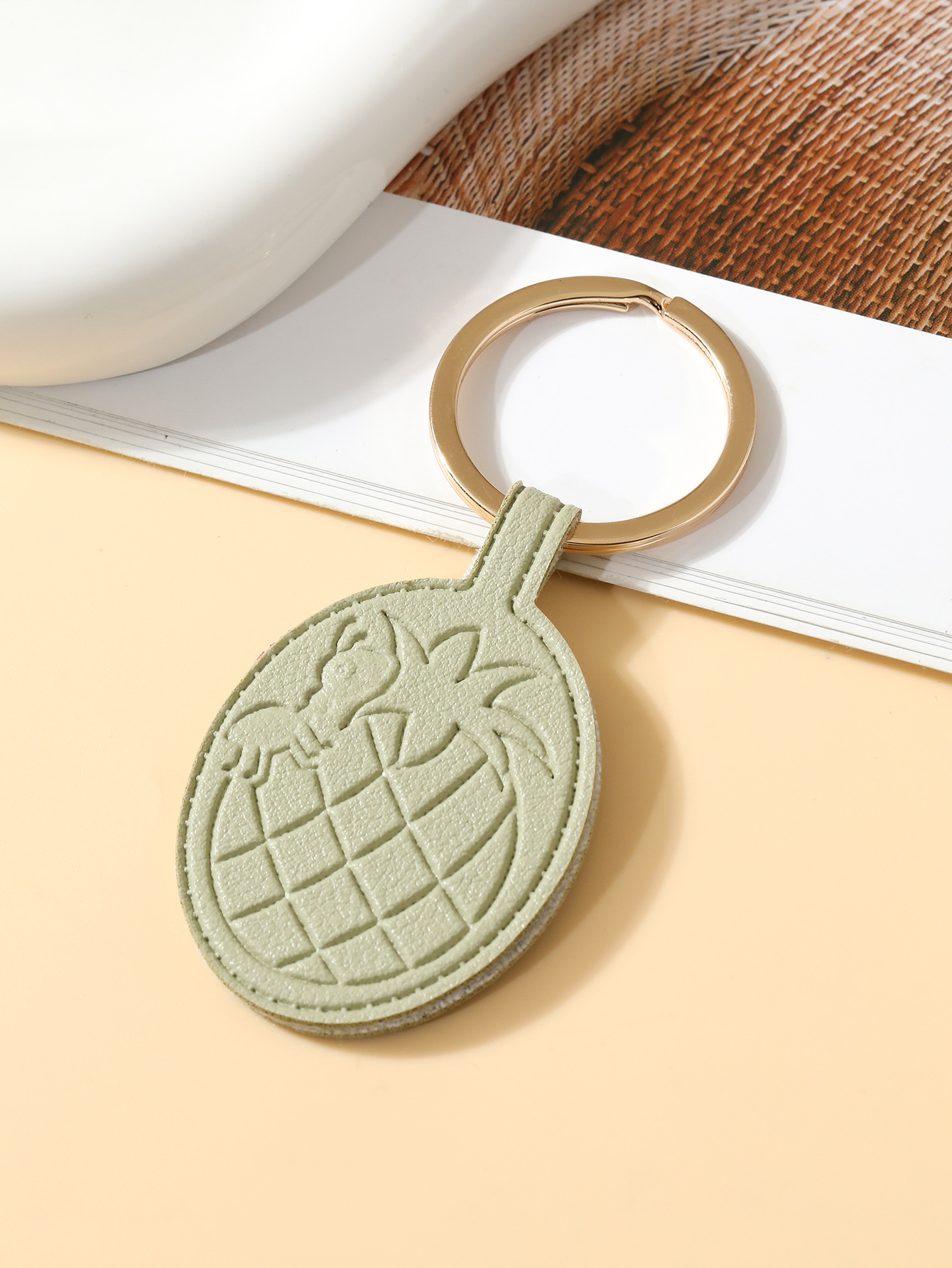 新款菠萝皮革钥匙扣便宜简约包包挂件汽车ins小众装饰品礼物详情13