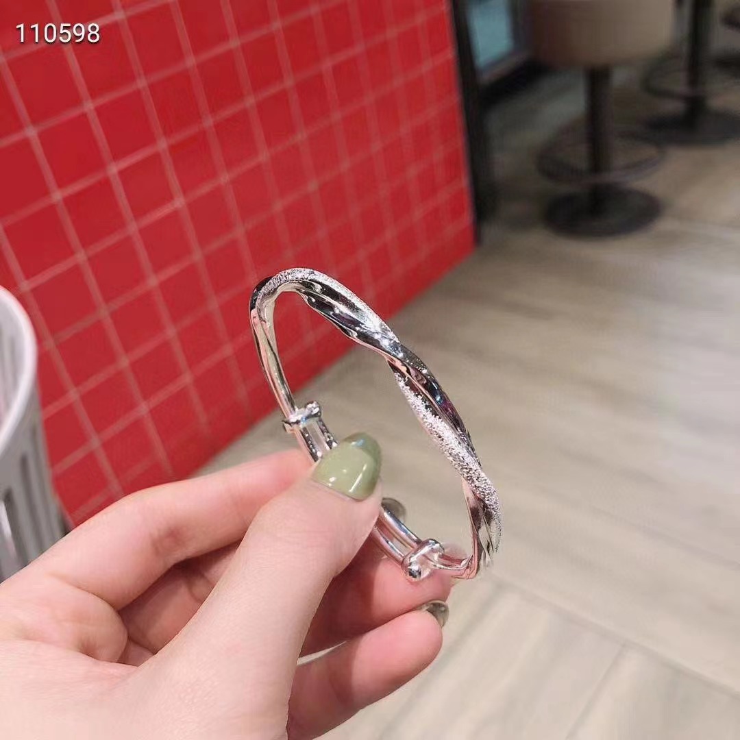 999足银时尚扭麻花推拉手镯女银手链礼物女详情13