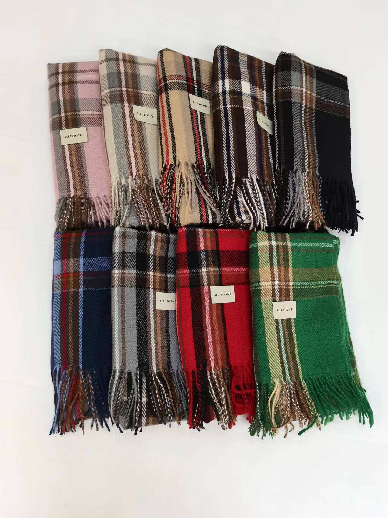 Yilian Autumn and Winter faux cashmere scarf, a fashionable British-style shawl for women, a warm and thick scarf, a Korean-style checkered street hit on Douyin pic 6