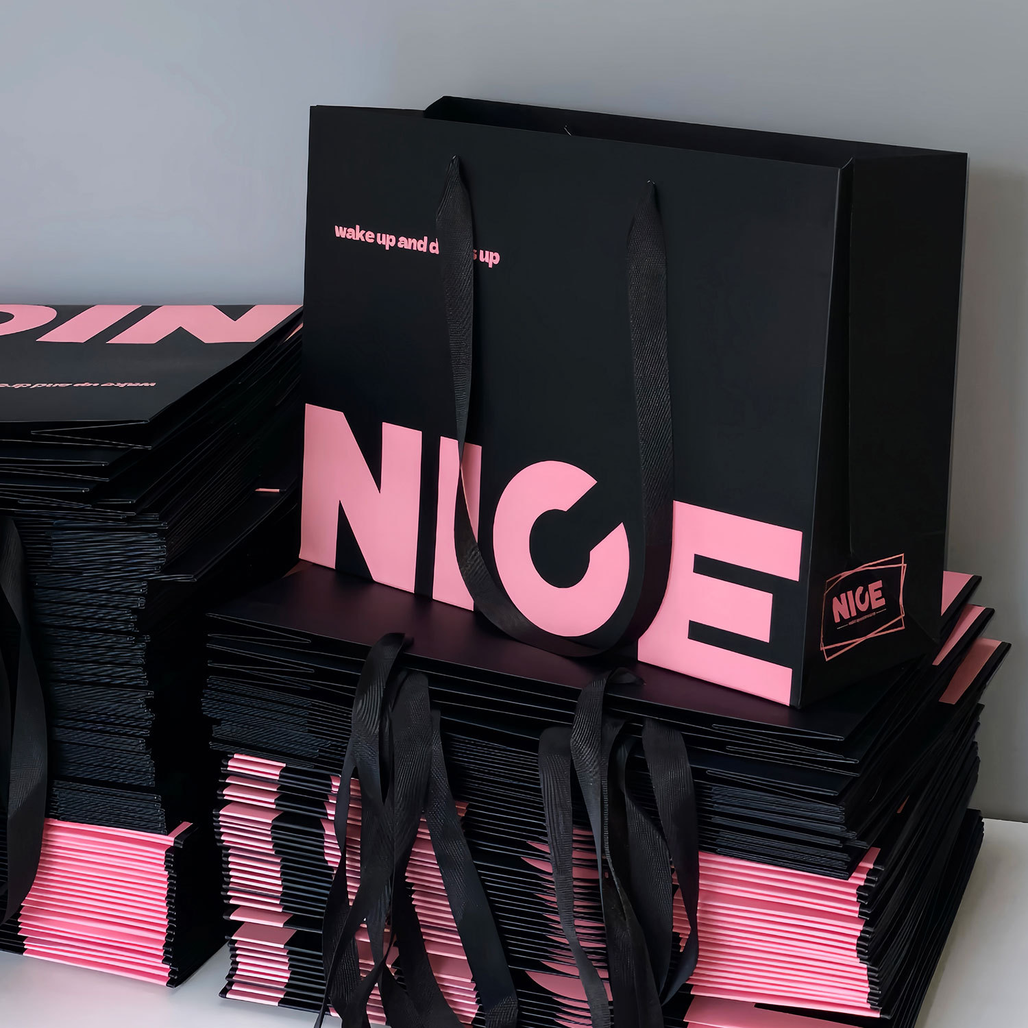 High-end white card paper handbag customization, logo professional customization, suitable for clothing stores, shopping gift bags, gift boxes, packaging. Other categories can also be customized pic 5