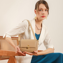 严选高级感真皮腋下包2023春夏新款小众设计女包白色时尚单肩包详情13