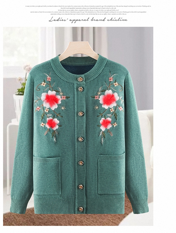 Warm tops for middle-aged and elderly people in autumn and winter: sweaters for grandmothers with fleece, cardigans for mothers, winter coats, and base coats for the elderly pic 14