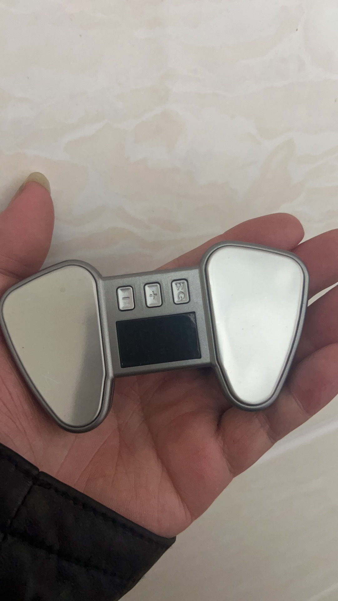 New fingertip joint relaxation device pic 2