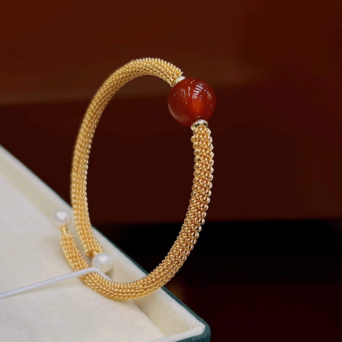 14K gold-plated heavy industry wound agate bracelet, fashionable, commuting, dignified and individual style pic 4