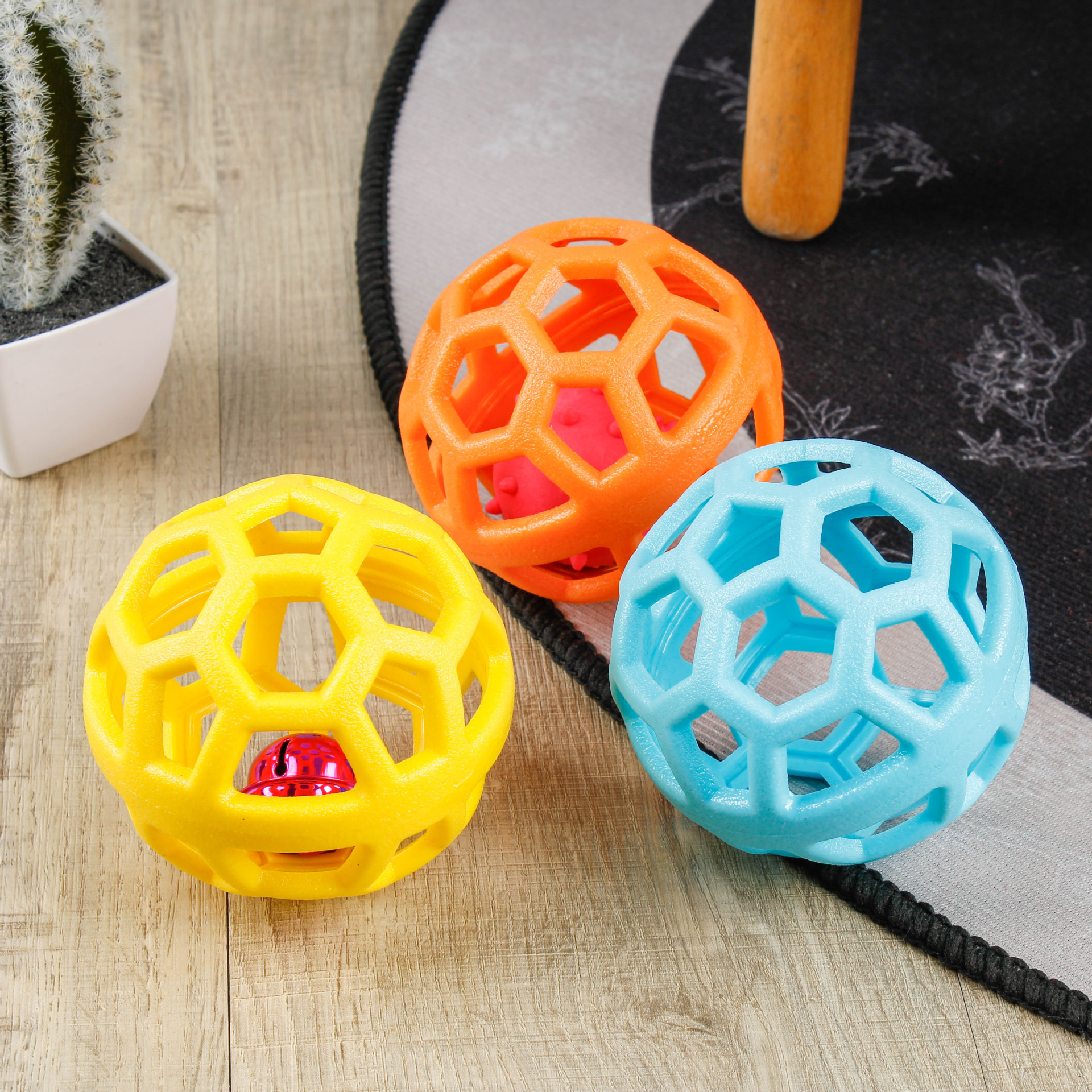 Hot-selling pet toy balls, durable dog toys, TPR geometric hollowed-out balls, teething pet cat and dog supplies wholesale pic 6