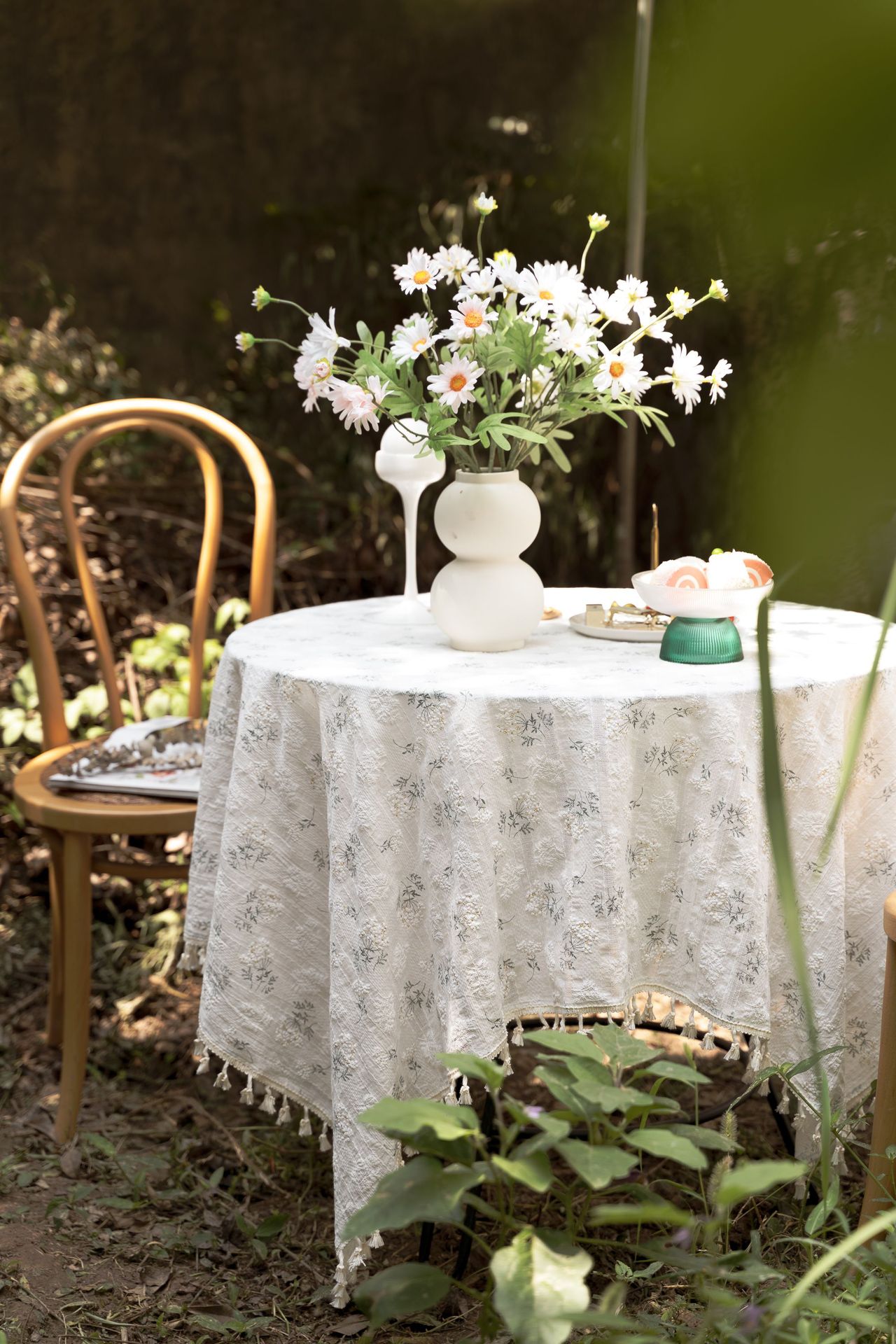 Fresh and clean cross-border tablecloth ins lilac flower fragments garden cotton and linen tablecloth fabric American decoration Amazon picnic cloth pic 23
