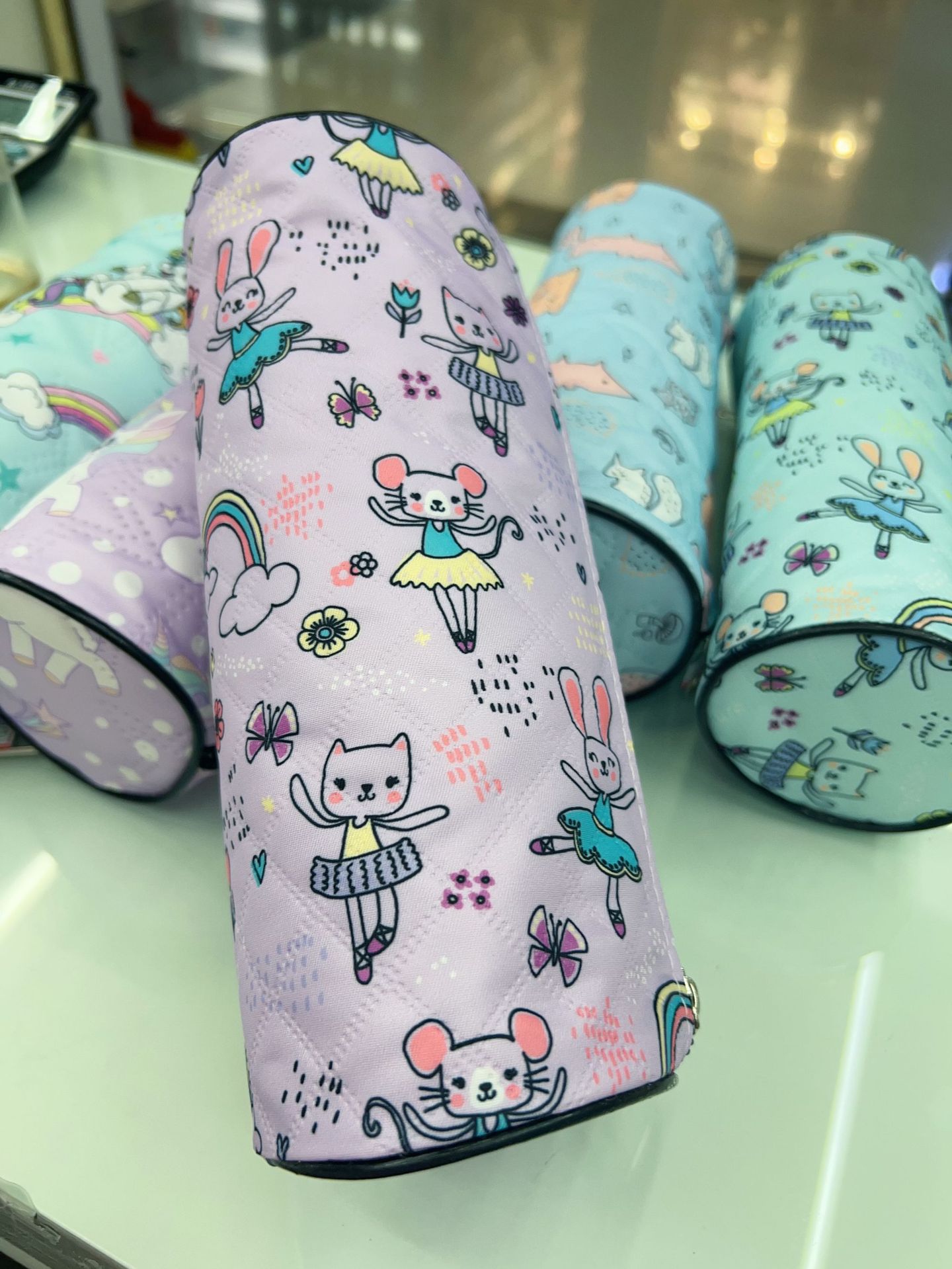 Factory direct sales of new large-capacity, simple candy-colored, Japanese-style ins pen case for primary and secondary school students pic 9