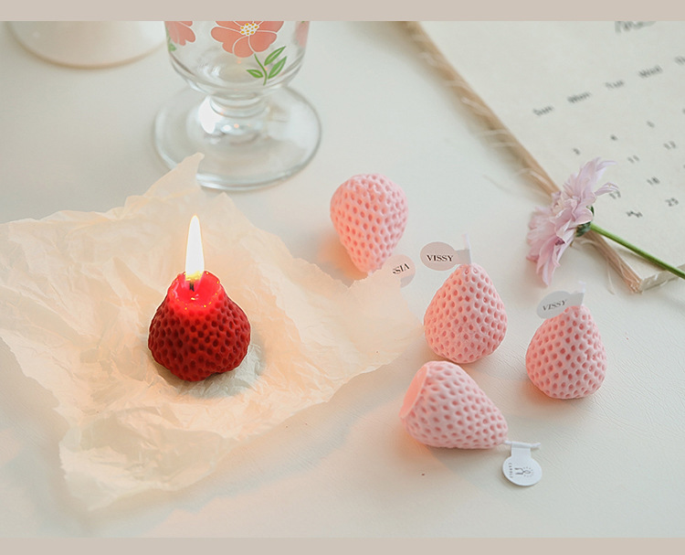 Wholesale of soybean wax scented strawberry candles pic 17