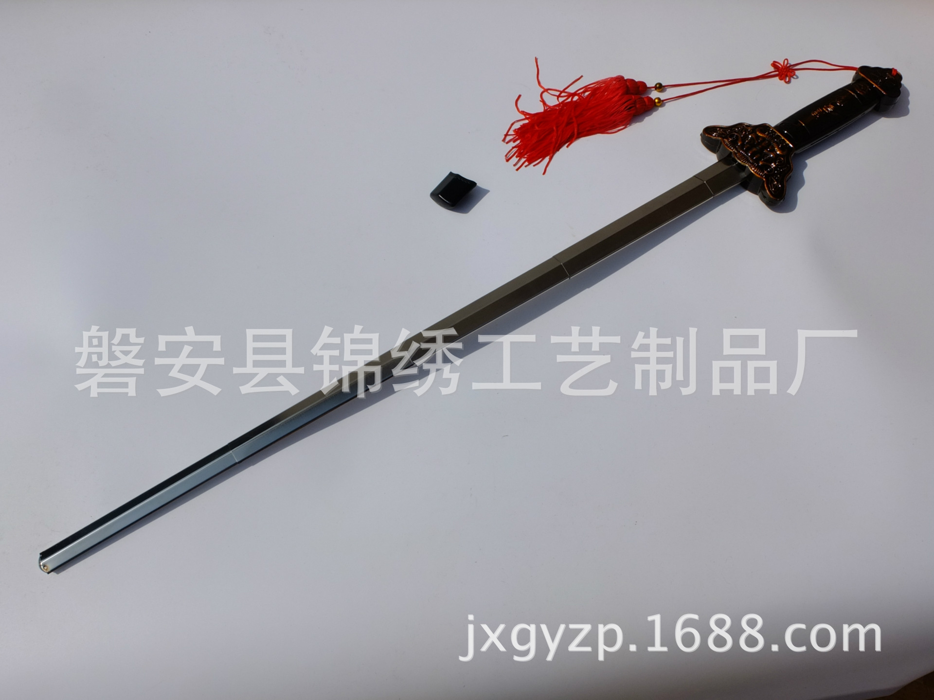 Factory direct sales of telescopic swords, morning exercises, martial arts, Tai Chi swords, unopened at the A Ren Scenic Area Temple Fair ten-yuan store, unpackaged pic 4