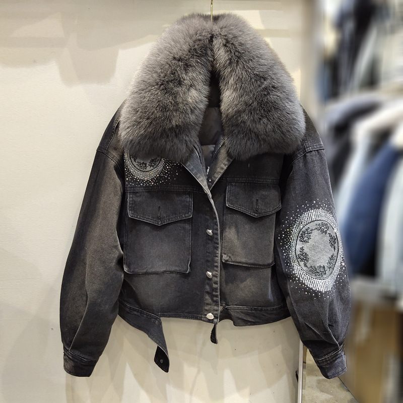 帮手描述图：小个子短款烫钻牛仔外套女真狐狸毛领可拆卸羽绒内胆