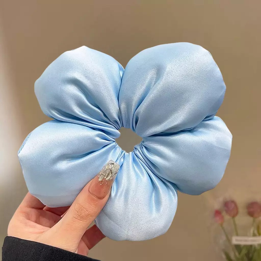 The 2025 new tulip flower large intestine hair band is highly elastic and can increase hair volume at the back of the head. It is a fluffy hair tie and a versatile hair accessory pic 6