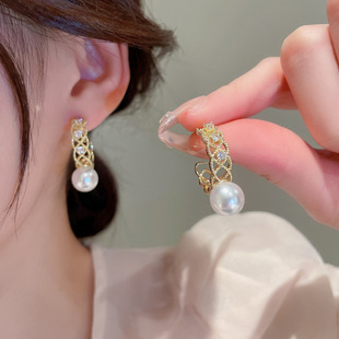 The 2025 new cold style earrings, a niche design for women, zircon ear buckles S925 silver needle, a popular earpiece pic 7