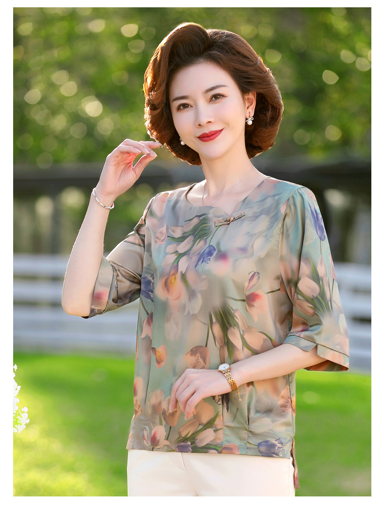 New fashionable chiffon short-sleeved T-shirt for middle-aged and elderly mothers in summer, elegant top for middle-aged women, and trendy floral mini shirt pic 52