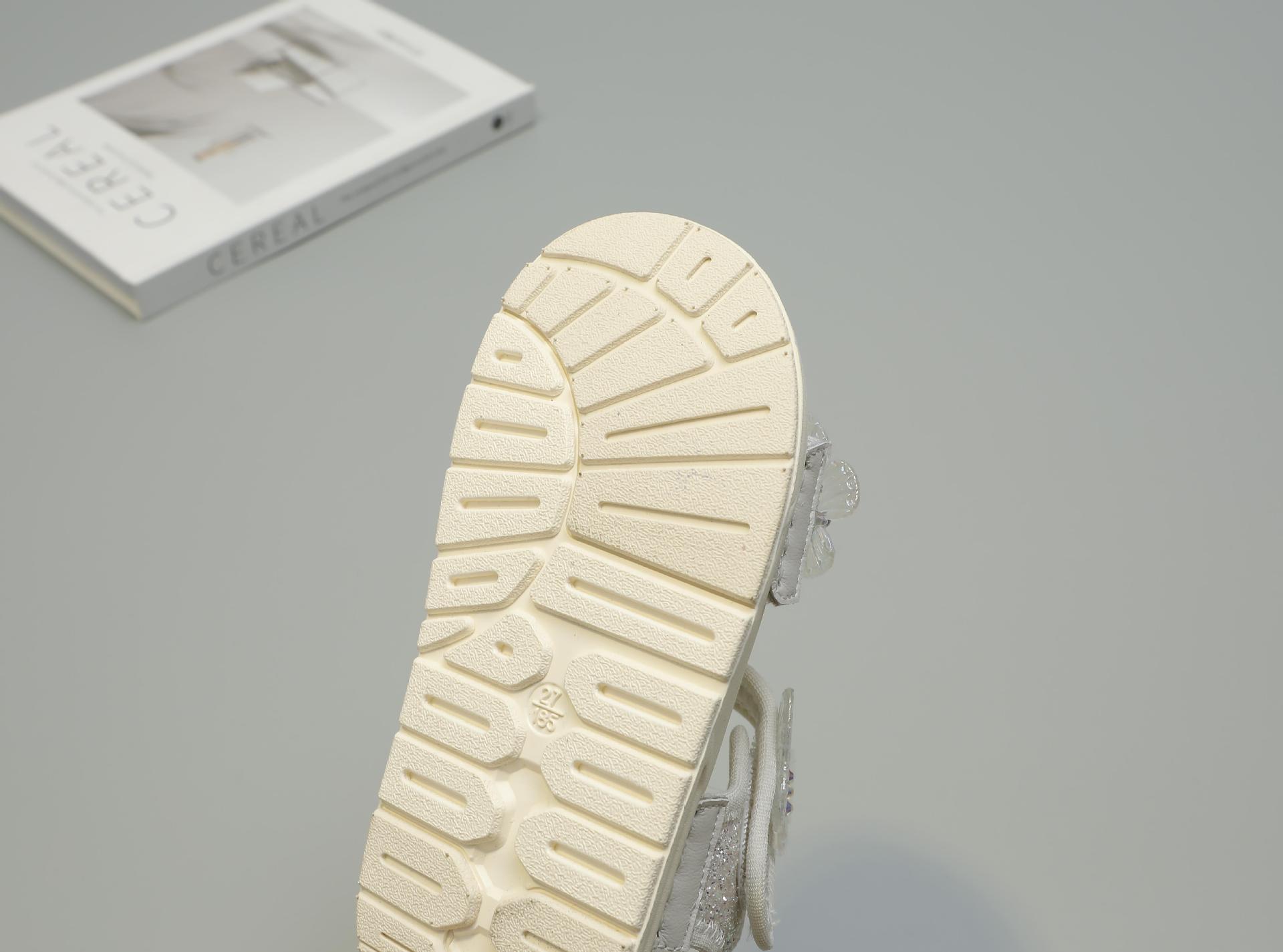 Niñas sandalias verano 2024 nuevo niño zapatos de suela suave niña antideslizante playa zapatos de verano peep toe pic 12