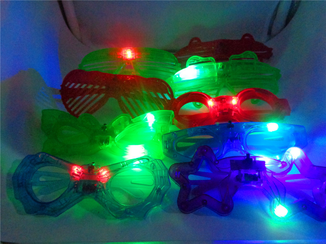 Birthday party glowing eyes, flashing cheers, blinds, LED eyes, street stall bestsellers, plastic butterfly eyes pic 2