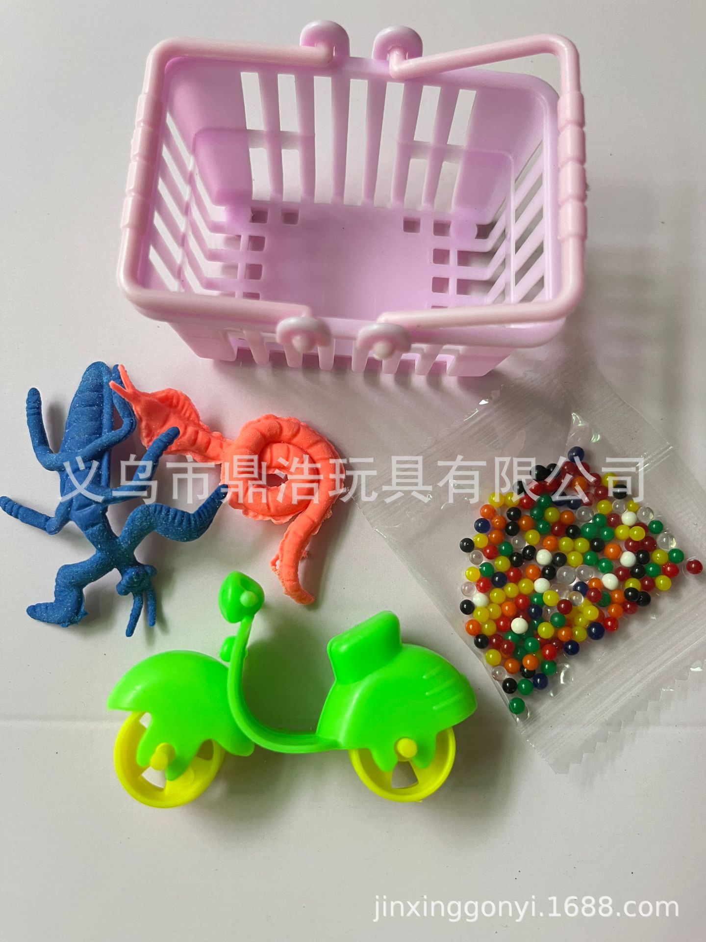 鼎浩 WATER BEADS DIY 实体店新款购物篮文创泡大珠加各式小配件套装厂家批发发货随机详情3