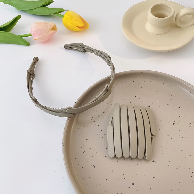 The extendable hairband is a portable foldable headband for going out. It is a new invisible headband for women, a summer Internet celebrity in 2021 pic 9