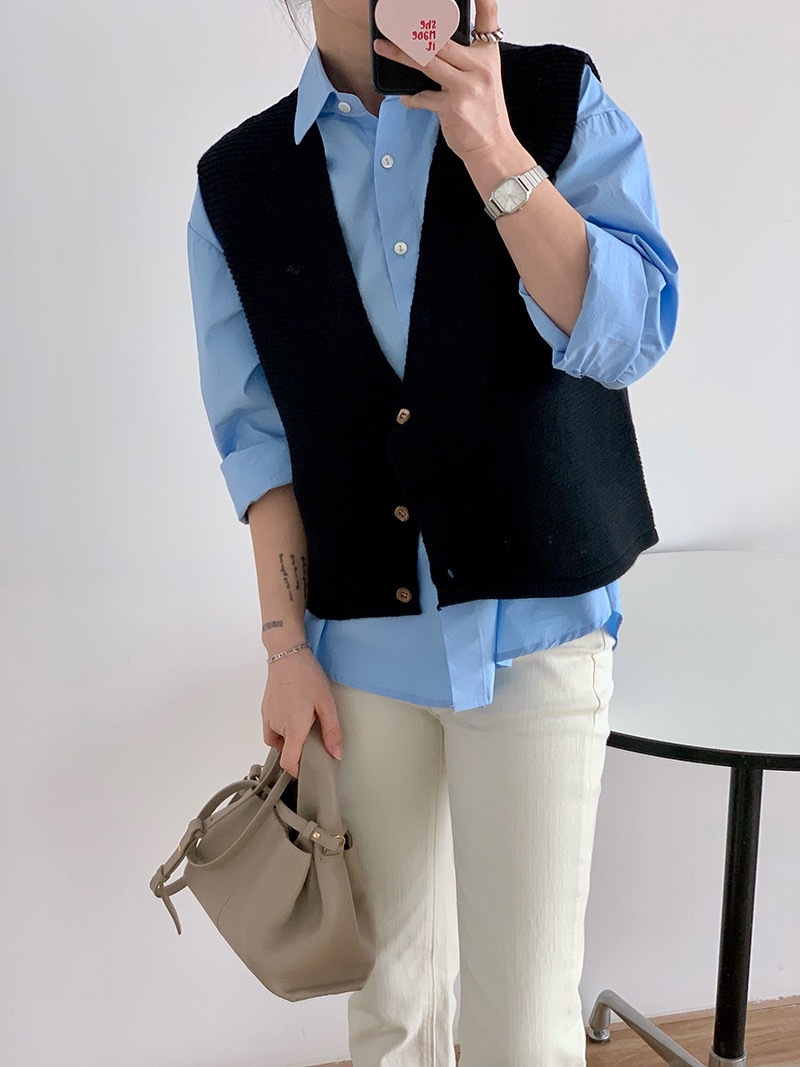 Korean Spring new style: Simple solid color, loose, striped V-neck knitted small vest cardigan for women 2727 pic 9