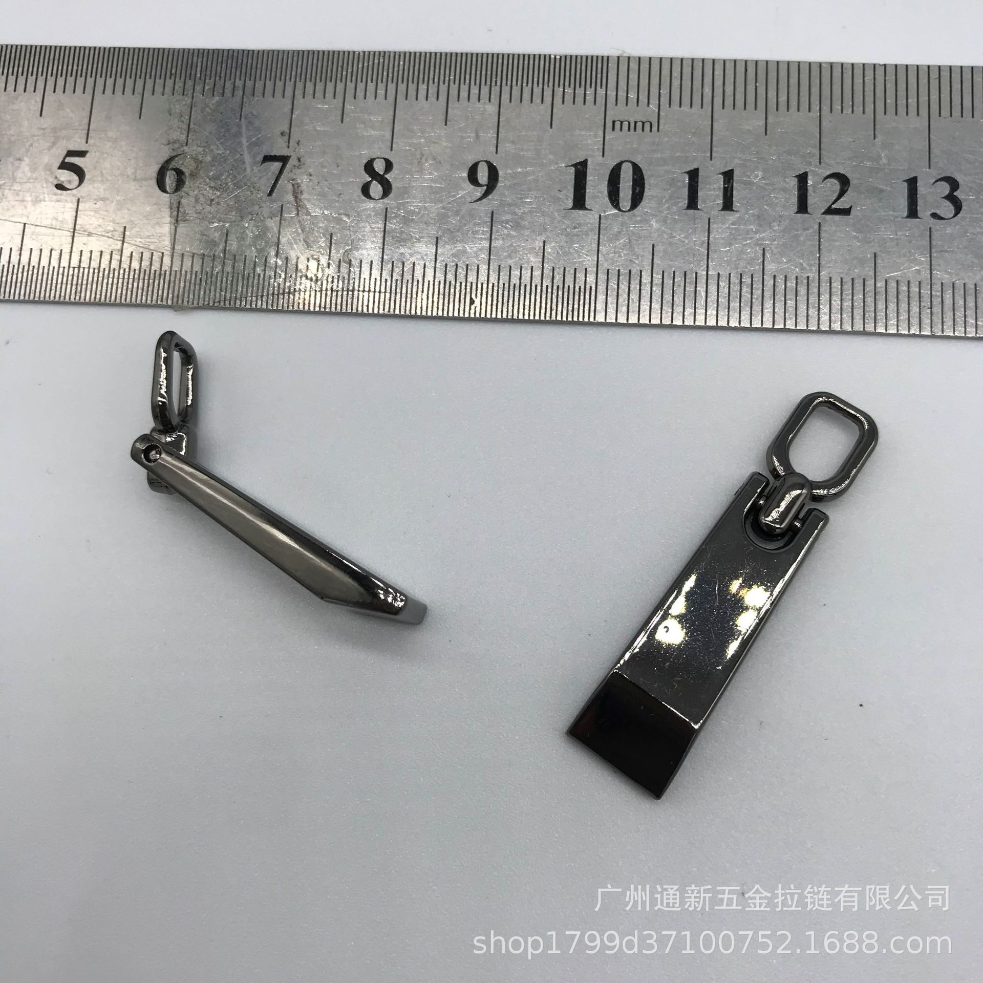 Wholesale of 3#, 5#, 8# metal zipper zippers in stock, high-quality electroplated alloy gun-colored movable zipper plates for luggage tags pic 10