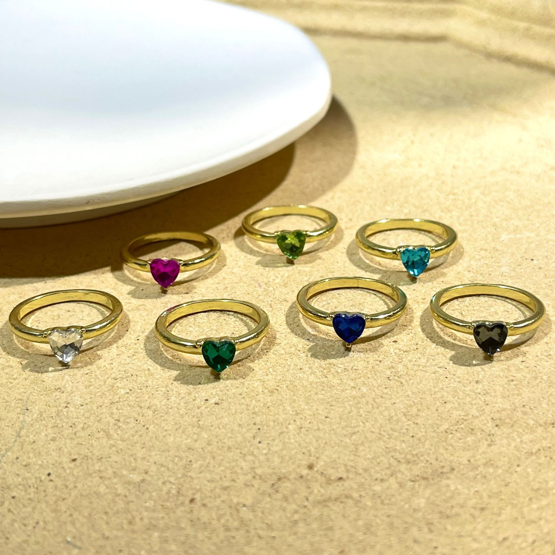 Cross-border exclusive zircon inlaid ring, Instagram style, recommended by a blogger, metal gold-plated heart-shaped ring factory direct sales pic 4