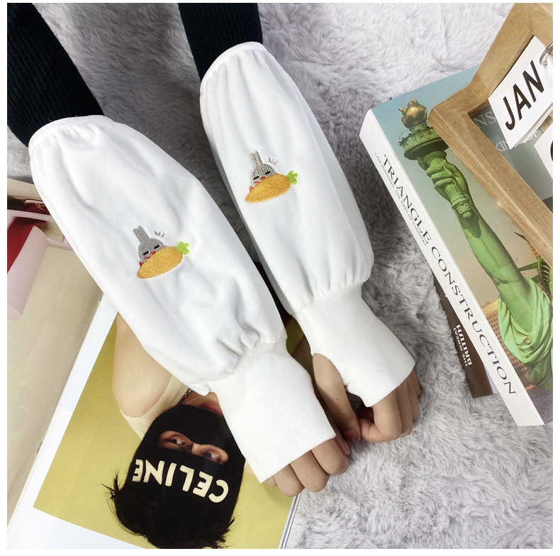 New winter cute warm hand sleeve products: Two-in-one warm plush sleeve, ins anti-dirt cartoon glove sleeve factory pic 2