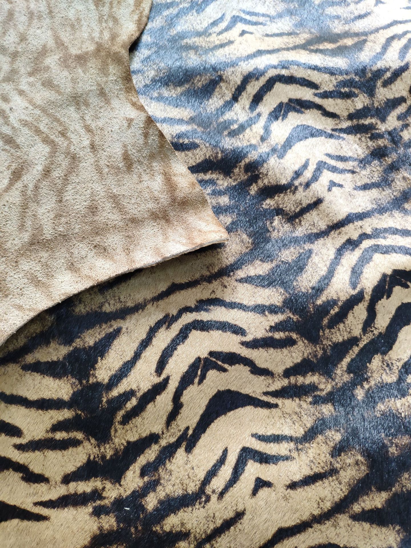 Yiwu Ha Niu leather, real horse hair, real cow hair, tiger skin texture and other colors and patterns, custom-made according to samples pic 5