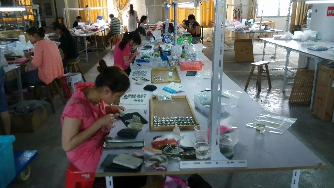 European and American light luxury high-end jewelry set necklace, niche lightning shaped collarbone chain, fashionable and versatile accessories wholesale pic 23