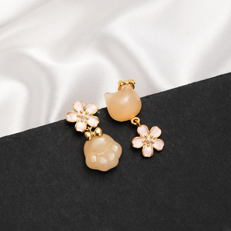 娜莎外贸耳饰欧美高品质粉色樱花猫咪耳钉女S925银针简约甜美耳饰详情9