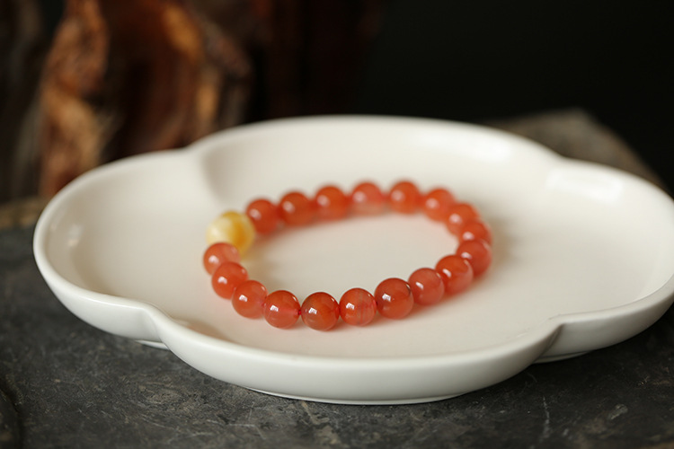 Natural Liangshan Nanhong bracelet 9mm cherry red bracelet paired with beeswax conical beads, a fresh and fashionable style pic 5