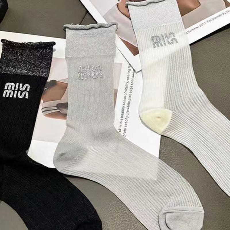 袜子女春夏季长筒字母潮袜奢侈手工个性烫印饰品高筒百搭亮丝女袜详情2