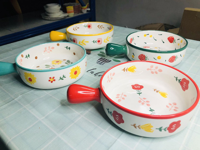 Home hand-painted hand-handled ceramic baking bowls pic 5