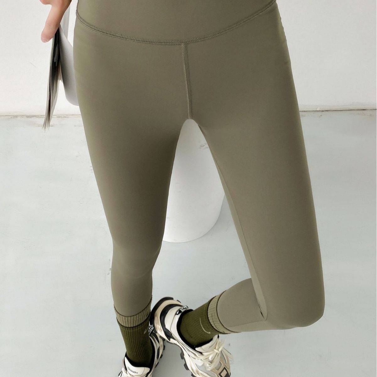 Wholesale of 2023 Spring and autumn tight-fitting high-waisted leggings, water-sparkling Barbie pants, a must-have for lifting buttocks, 9-inch pants, a one-piece replacement for women pic 85