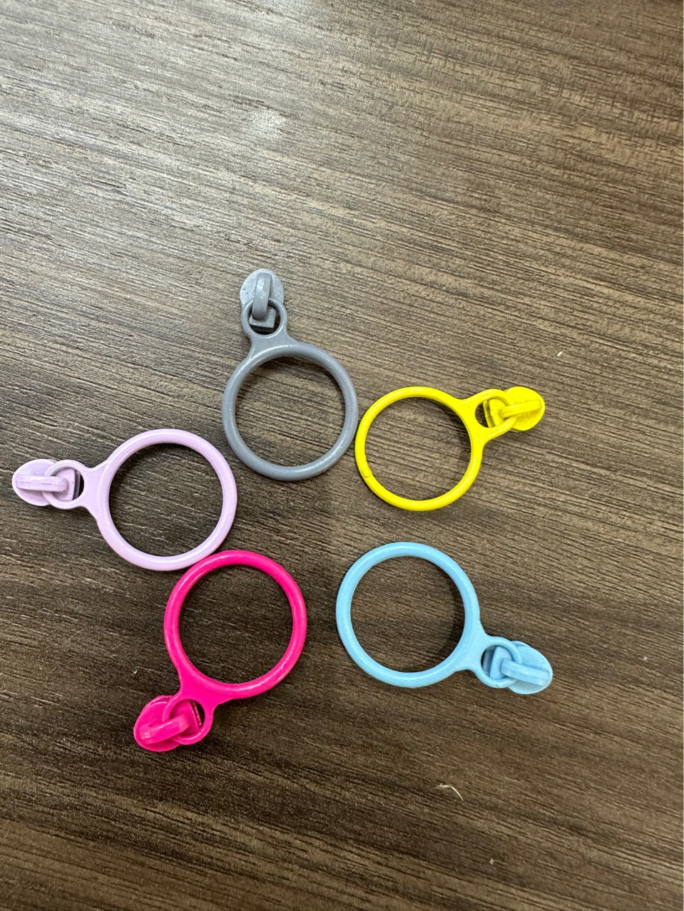 现货供应圆圈拉头箱包手提包衣柜文具金属拉环喷漆拉链头详情1