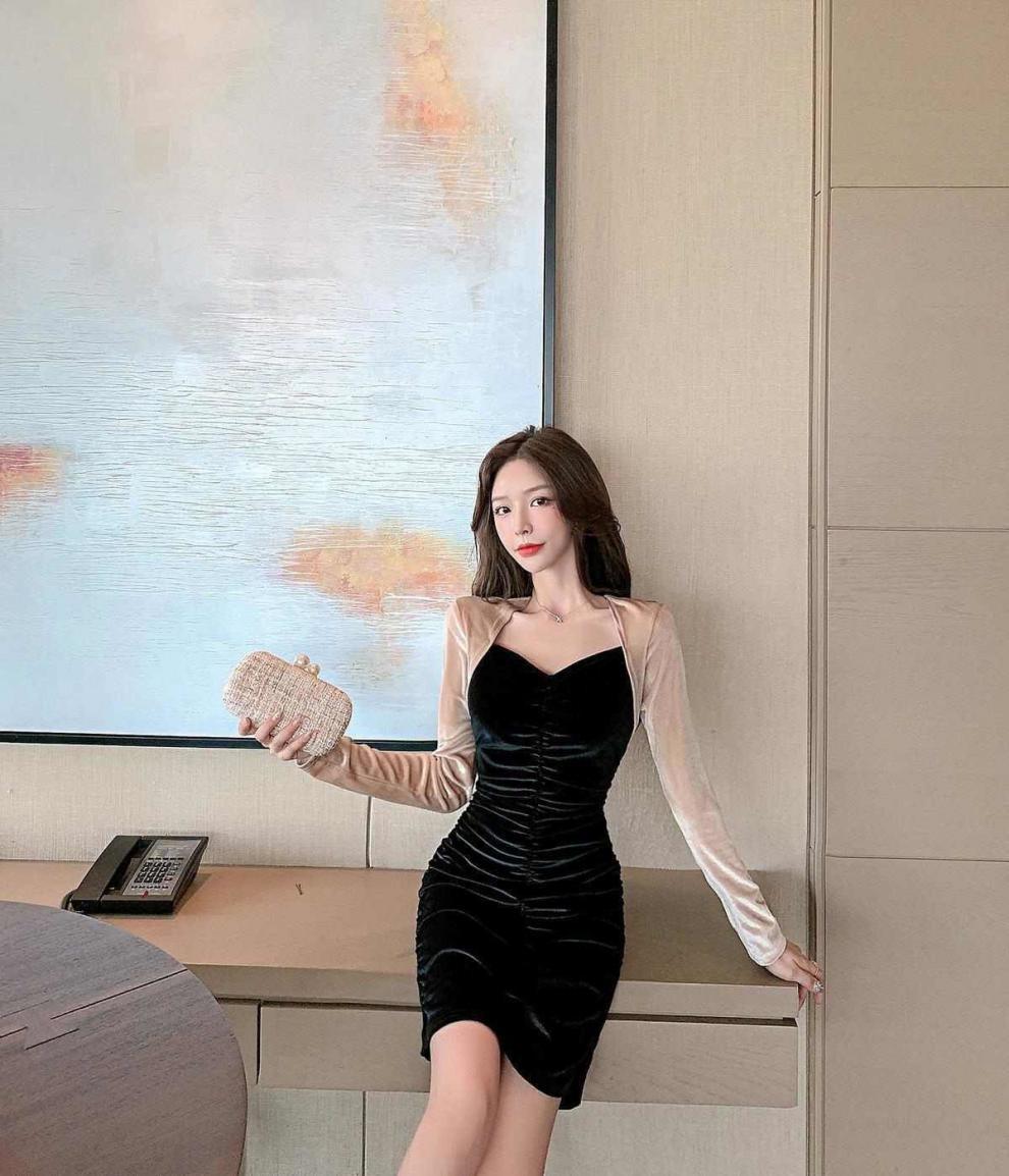 丝绒拼接连衣裙秋冬装新款显瘦名媛气质性感V领褶皱包臀连衣裙潮详情7