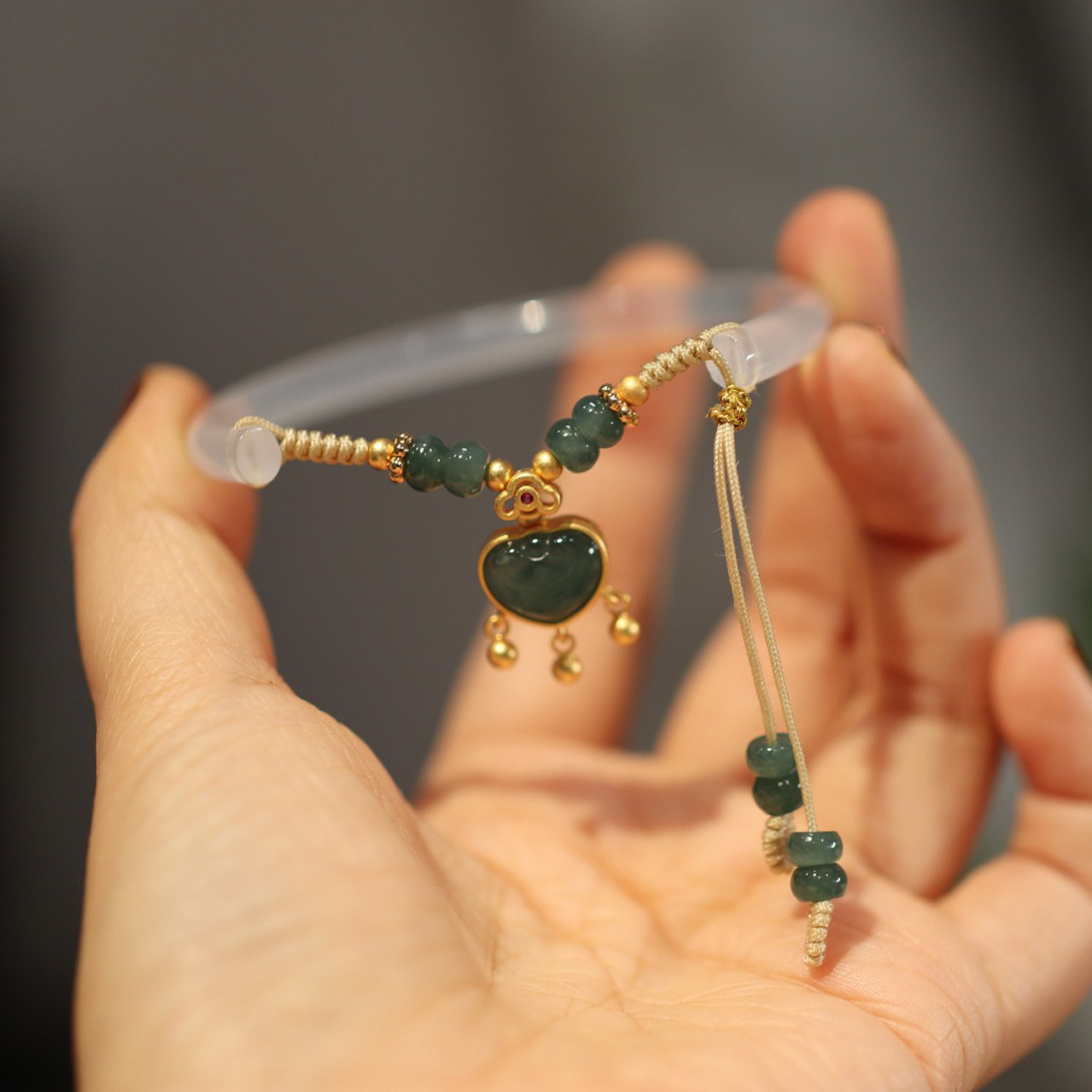 The rabbit of the same style as Douyin fell in love with the bracelet, agate and chalcedony Dingdang bracelet, beauty strip and half bracelet design of the jade rabbit pic 39