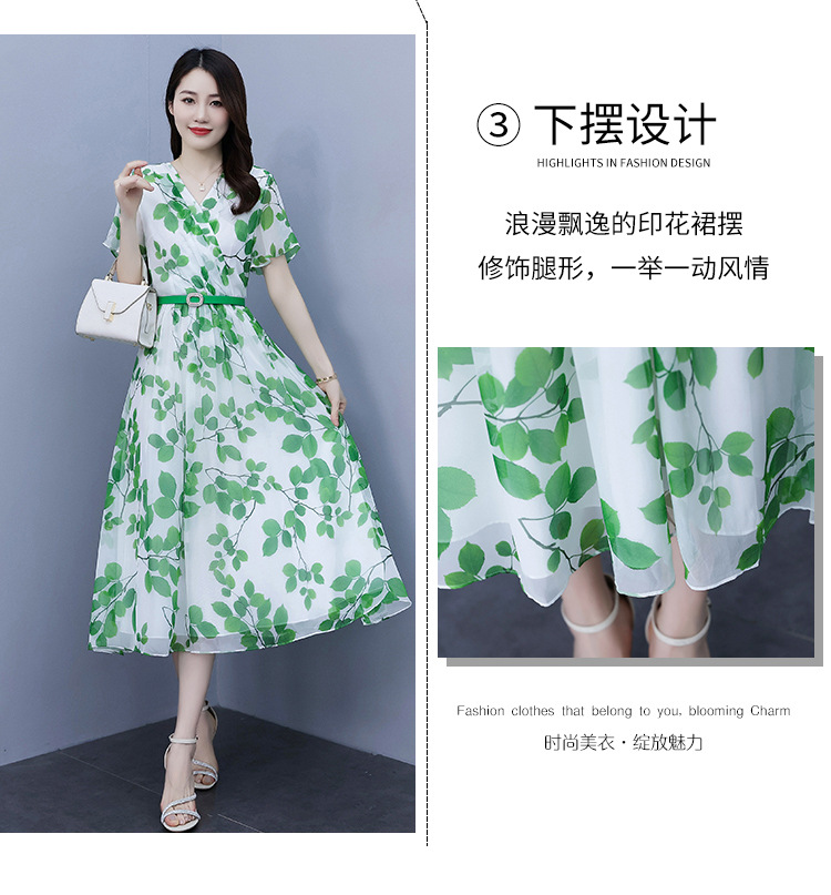 This fresh and elegant chiffon floral dress is a new early autumn style with a tie that cinches the waist and slimming the figure. It is a fashionable and youthful long dress for summer pic 6