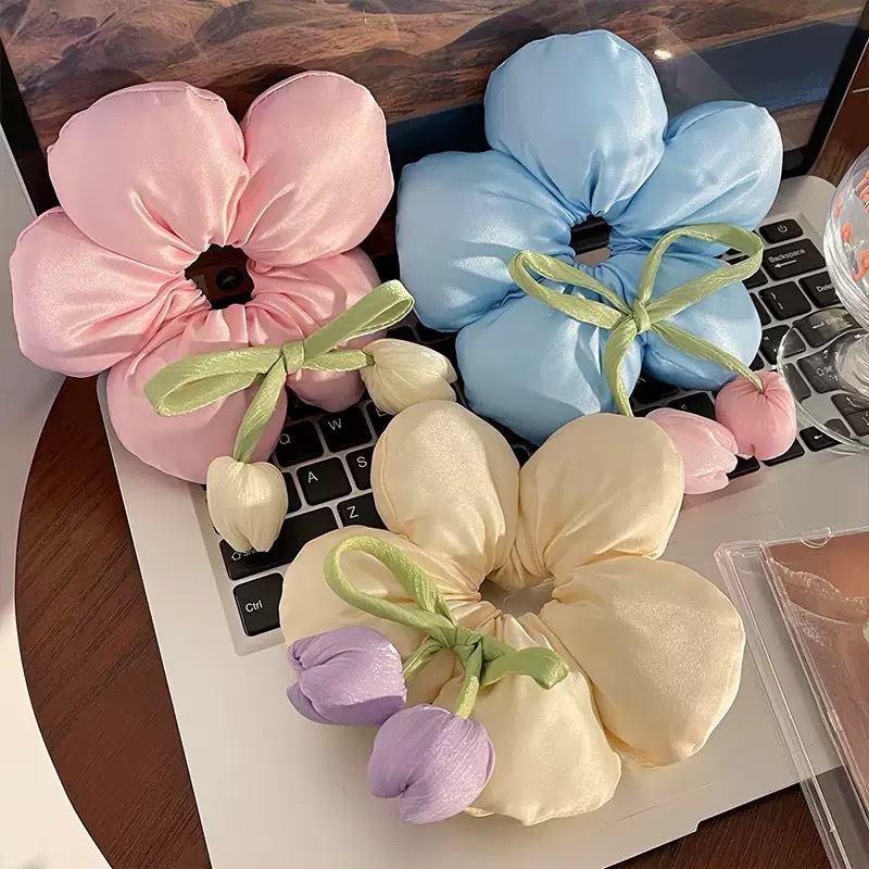 The 2025 new tulip flower large intestine hair band is highly elastic and can increase hair volume at the back of the head. It is a fluffy hair tie and a versatile hair accessory pic 7