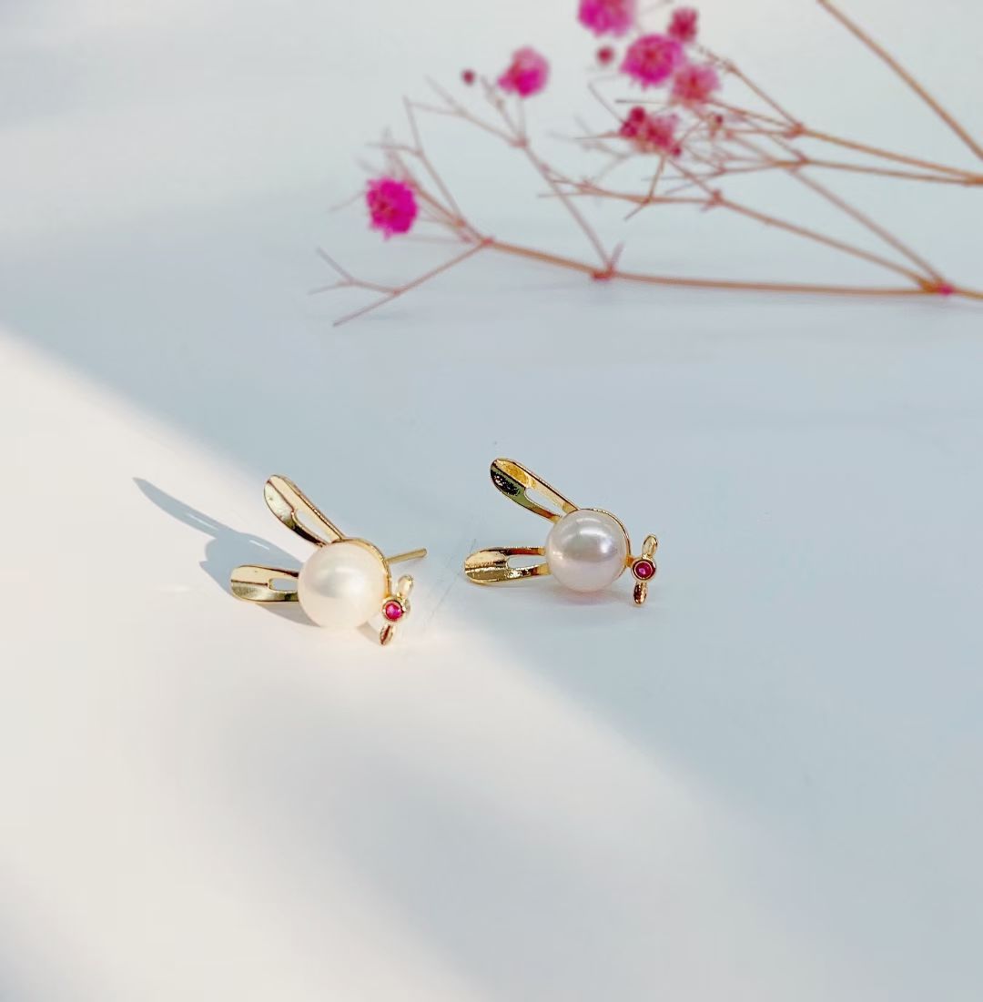 New Year 2023 Rabbit stud earrings are small, cute, fresh, fashionable and lively. Wholesale new style of rabbit Year earrings pic 4