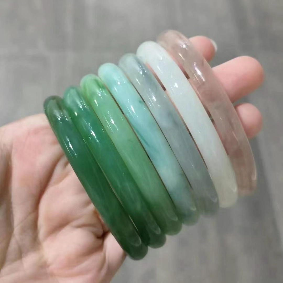 Raspberry sparkling water bracelet, glass imitation jade, Chinese style round bar 8mm beauty bar jingle bracelet, ice-transparent Hanfu to match. pic 4