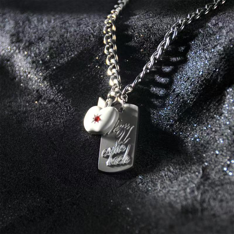 The metal square brand necklace chain collarbone chain of the same style as 