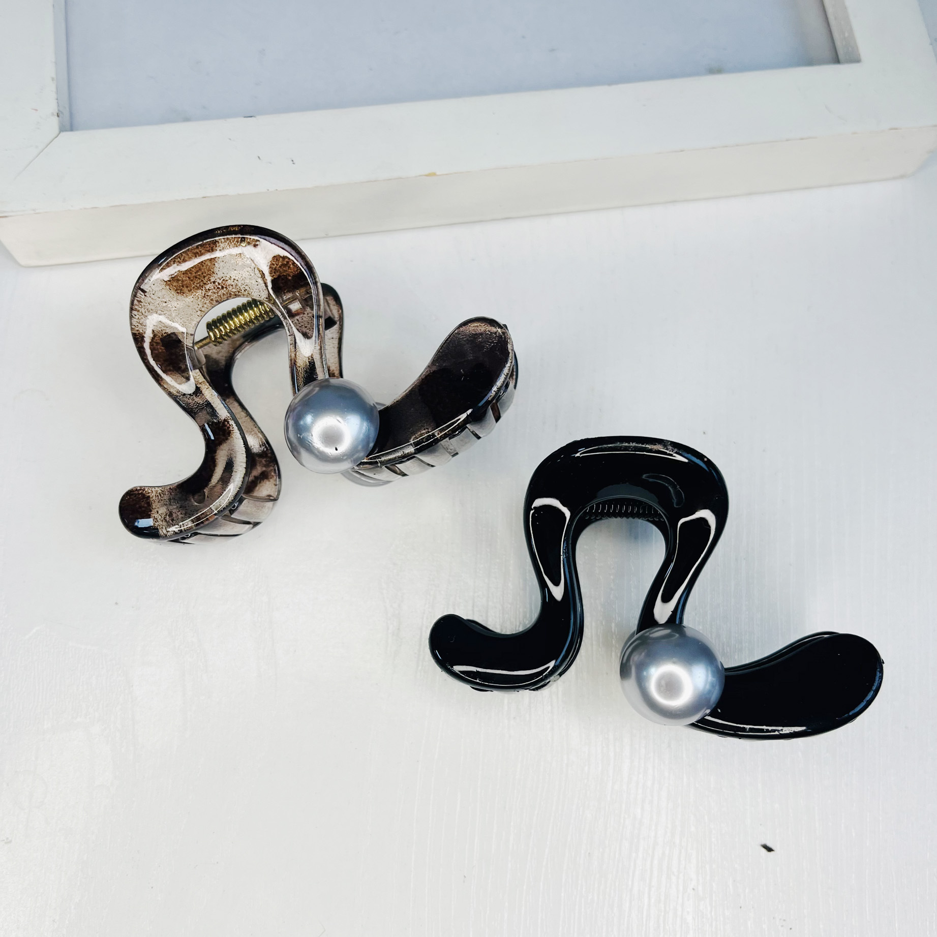 The 2025 National Trend series hairpins feature a niche design with geometric leopard print pearl hairpins, exuding a feminine and high-end charm. They are medium-sized semi-clip headwear pic 43