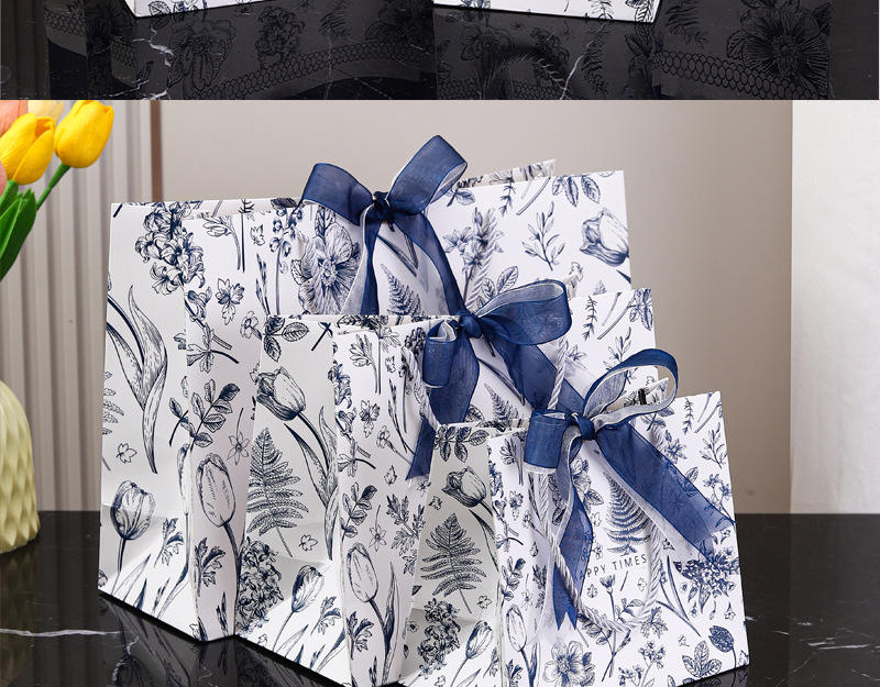 Factory direct sales of white cardstock Mid-Autumn Festival gift bags, extra-large size, birthday hand-held bags for clothing stores as souvenirs pic 7