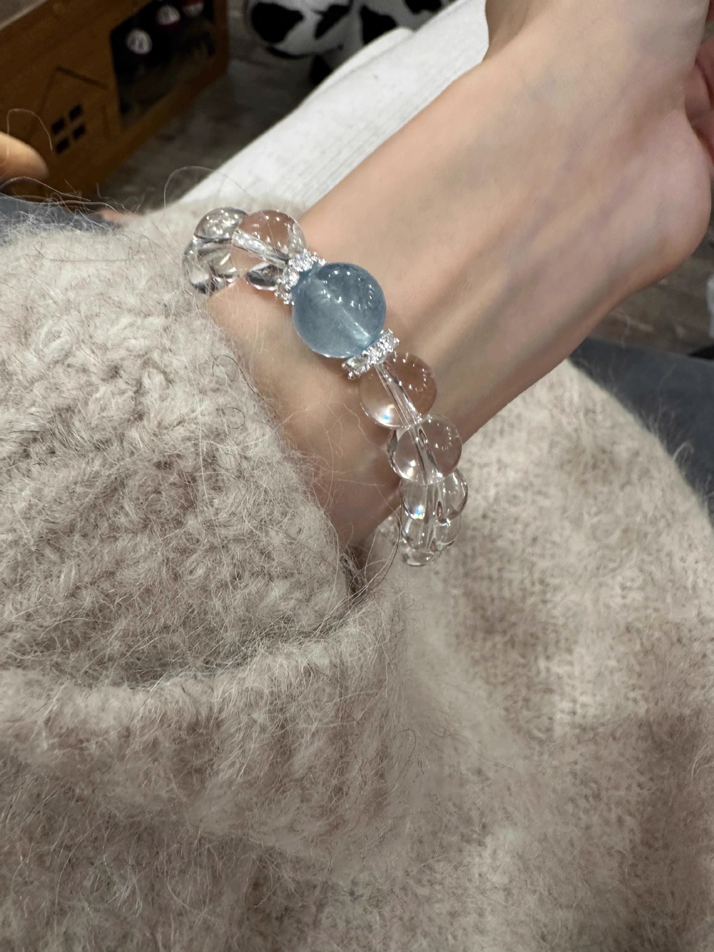 轻奢高级白水晶海蓝宝手链手工串珠小众爆款简约手饰民族风不掉色详情7