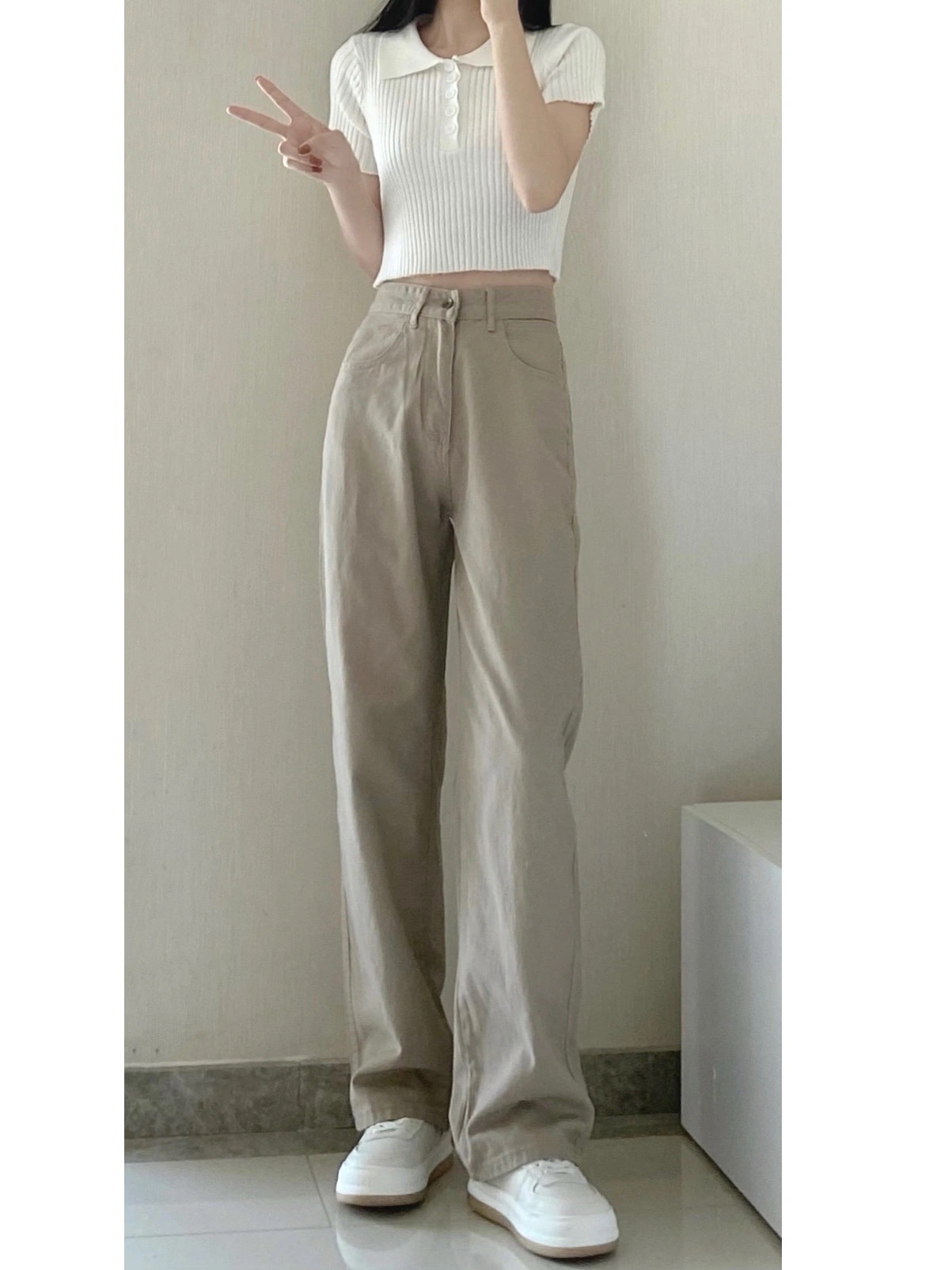 The 2022 Spring/Summer new khaki straight-leg wide-leg jeans make women look slimmer and taller. They are loose, high-waisted, floor-length and paired with long pants pic 17
