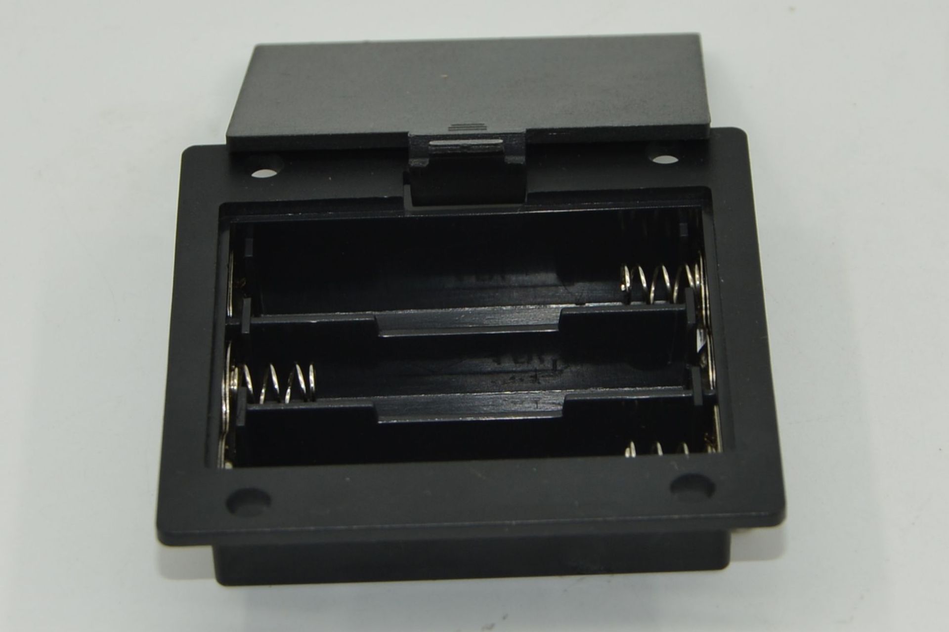 Wholesale 3 AA battery boxes, embedded battery boxes, battery boxes with LIDS, and battery boxes without wires pic 6