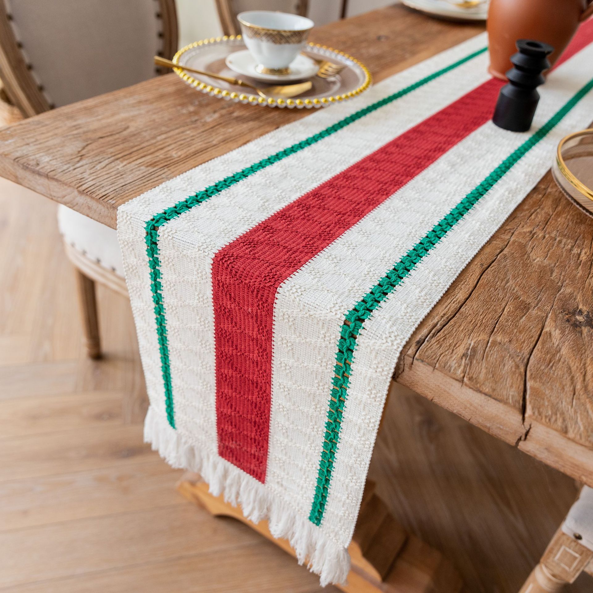 Wholesale of popular cross-border Christmas table flags, American red and green color New Year long tablecloths, entrance hall shoe cabinet decorative tablecloths pic 15