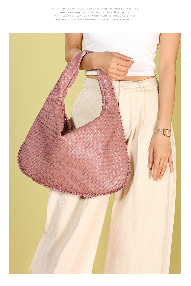 2023新款月牙女包全手工编织手提饺子包时尚百搭欧美风单肩腋下包详情3